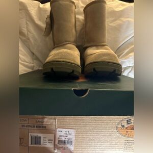 BRAND NEW EMU RIDGE AUSTRALIAN Beige Boots with Logo Detail